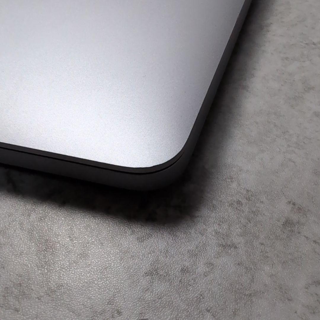 MacBookPro 2018 13インチ i7 16GB SSD512