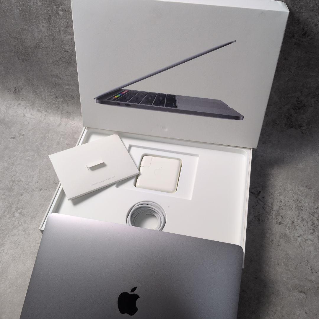 MacBookPro 2018 13インチ i7 16GB SSD512