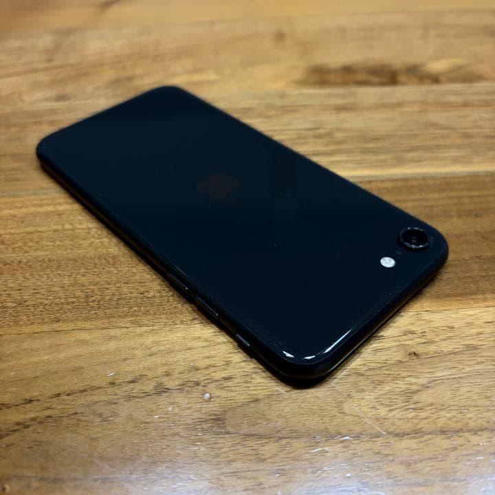 iPhone SE (第2世代)　ブラック 64GB