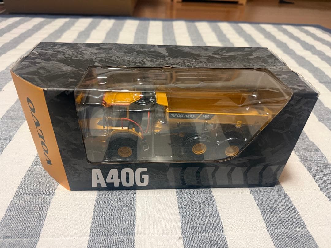 VOLVO MOTORART EW180E A40G ミニカー