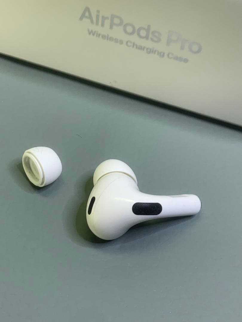 AirPods Pro 第2世代イヤホン正規品 動作良好 左耳のみA2699