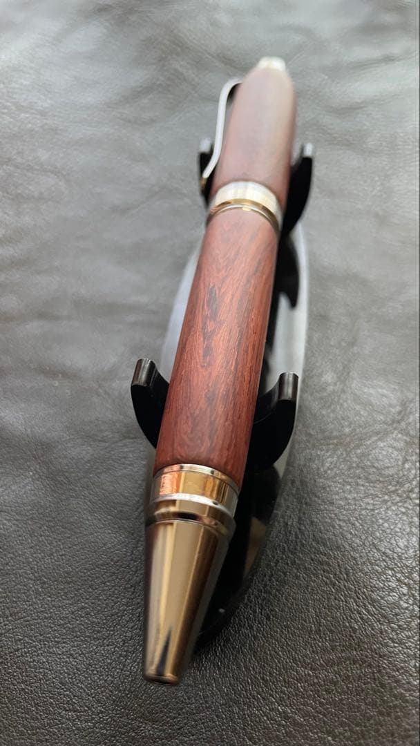 handmade　回転式ボールペン　手違い紫檀　木軸のボールペン チンチャン