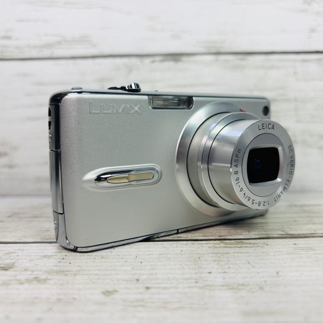 【動作良好】Panasonic デジタルカメDMC-FX07 シルバー