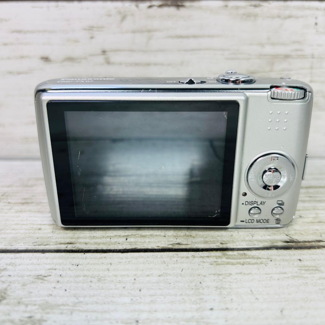【動作良好】Panasonic デジタルカメDMC-FX07 シルバー