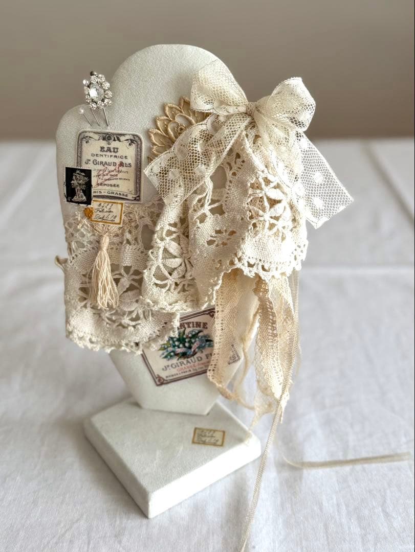 アンティークレースたっぷり！ディスプレイスタンド◾️人気作家ハンドメイド◾️オブジェ