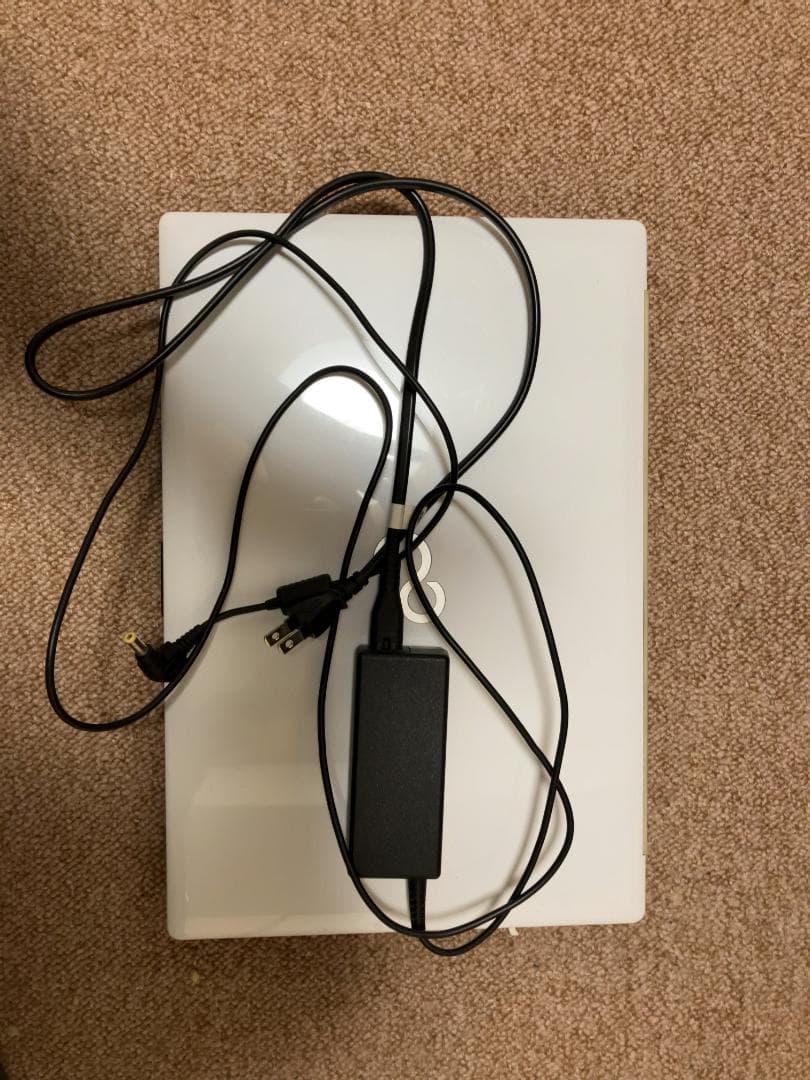富士通　ノートPC　FMVA40FWJ5（LIFEBOOK AH40/F）