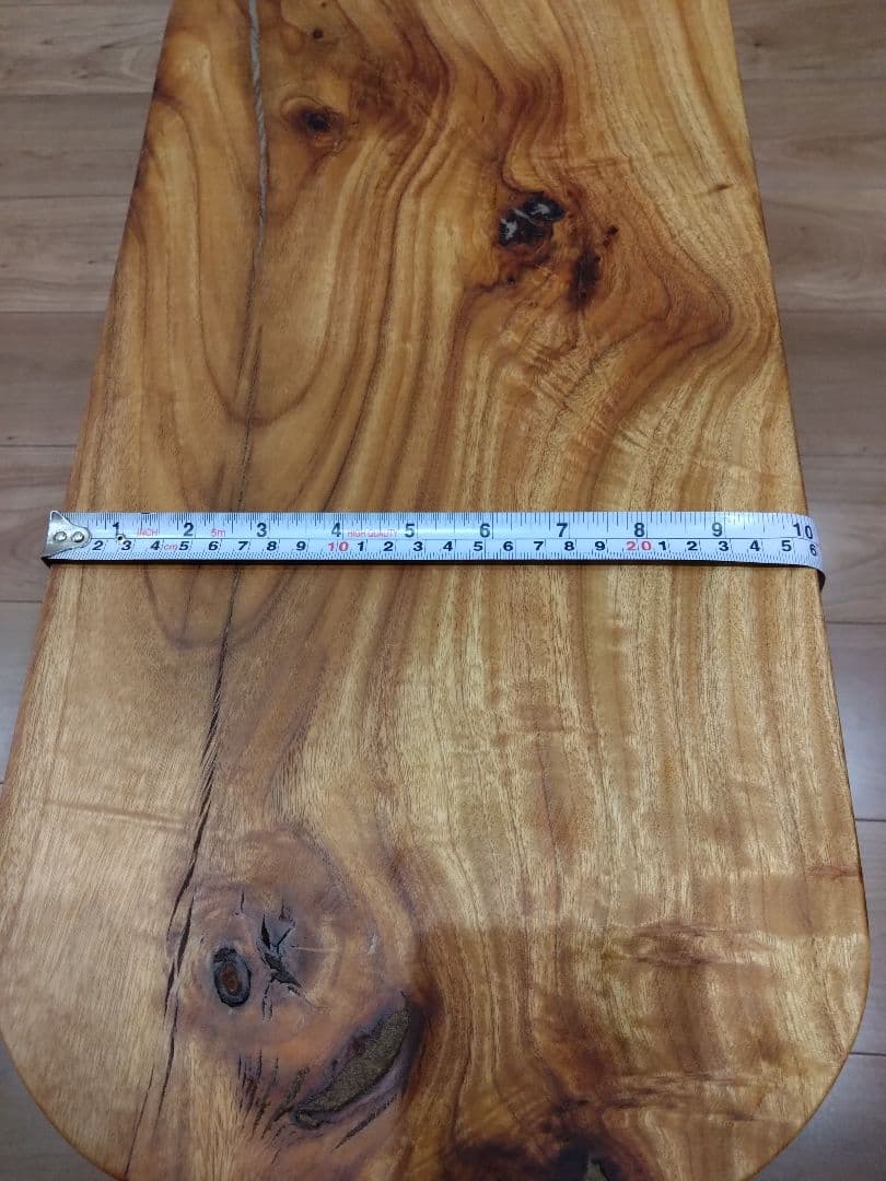 楠（くす）の椅子96　いい楠の一枚板で杢目が大変綺麗　重さも4.1kgと軽量❕