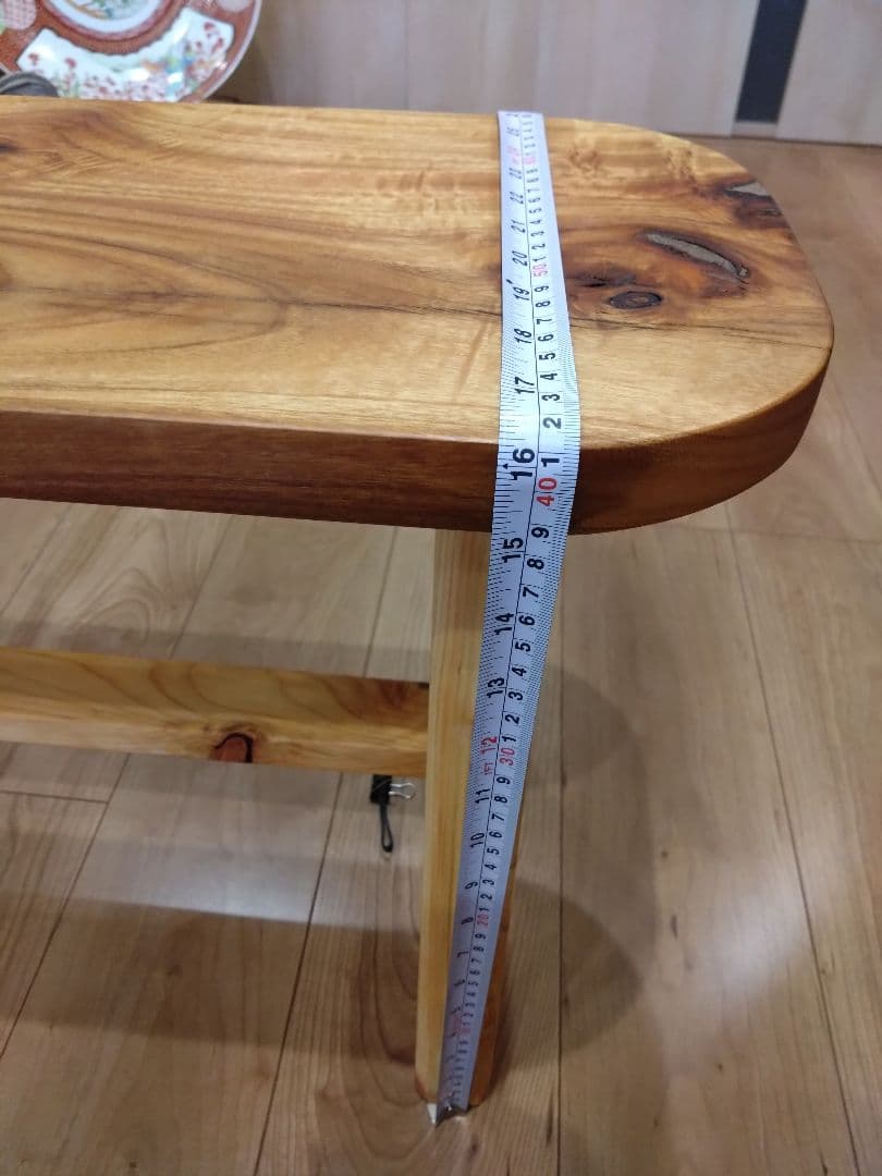 楠（くす）の椅子96　いい楠の一枚板で杢目が大変綺麗　重さも4.1kgと軽量❕
