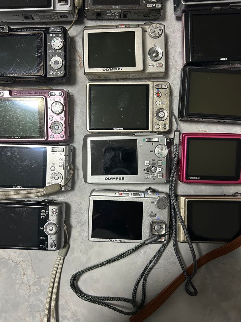 コンパクトデジカメ16台まとめ売り（ジャンク品）