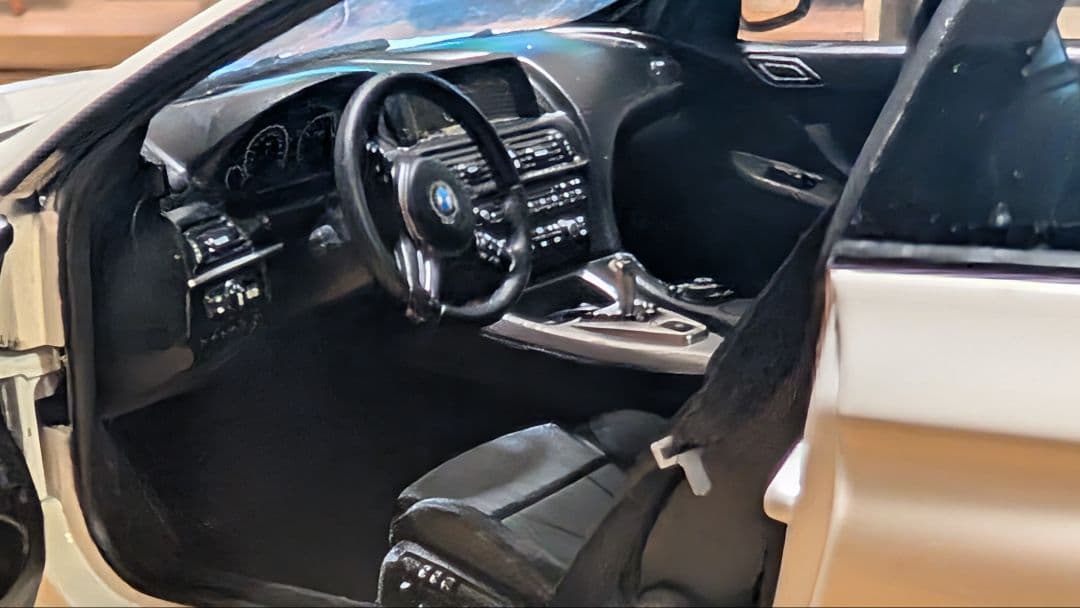 【美品】 M6 F13 ホワイト 1/18 モデルカー