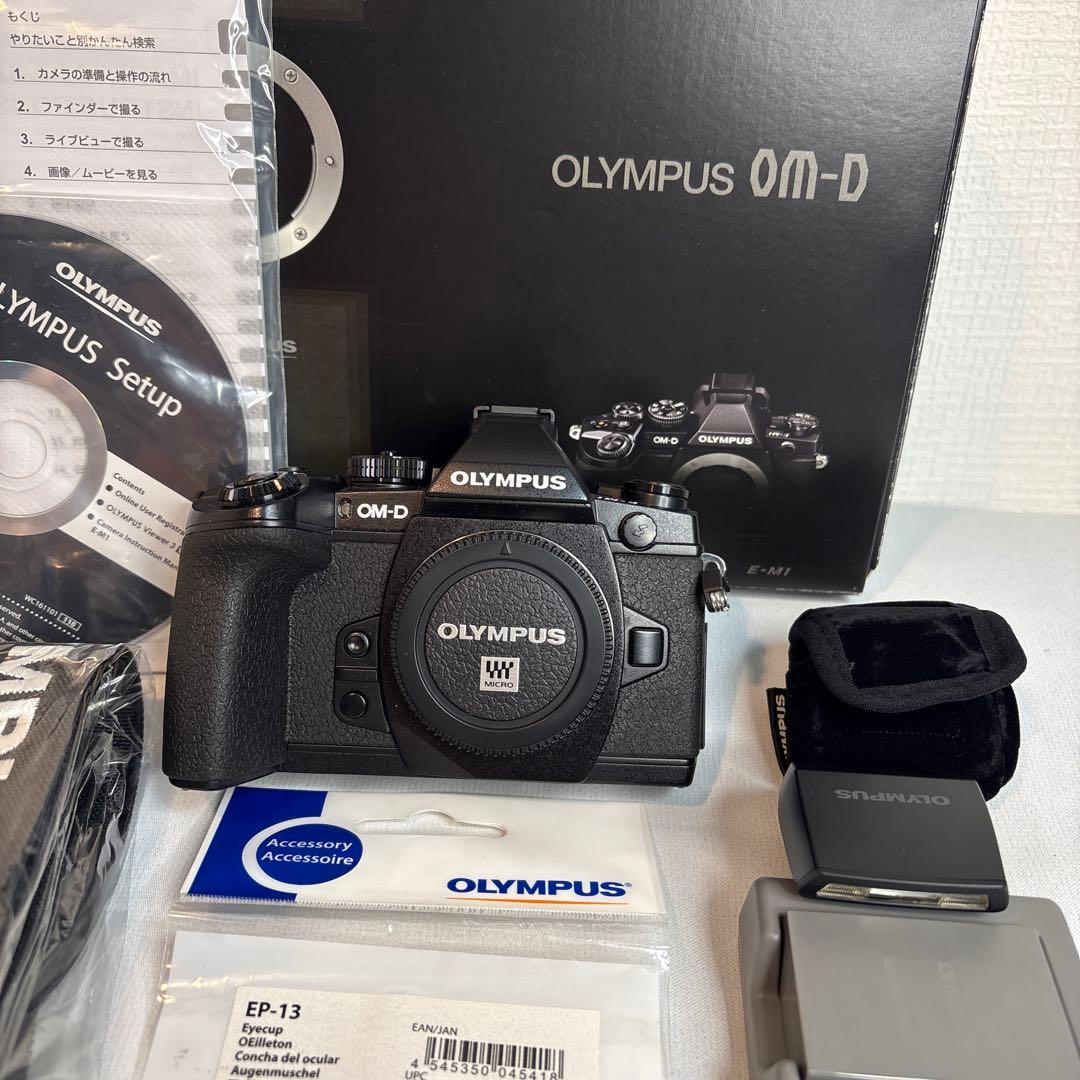 OLYMPUS OM-D E-M1 ボディ 元箱付 付属品多数