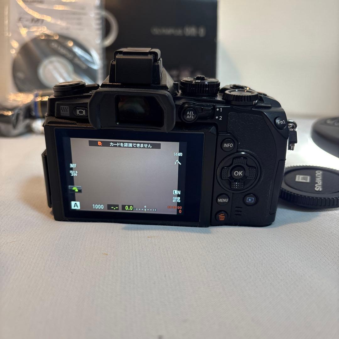 OLYMPUS OM-D E-M1 ボディ 元箱付 付属品多数