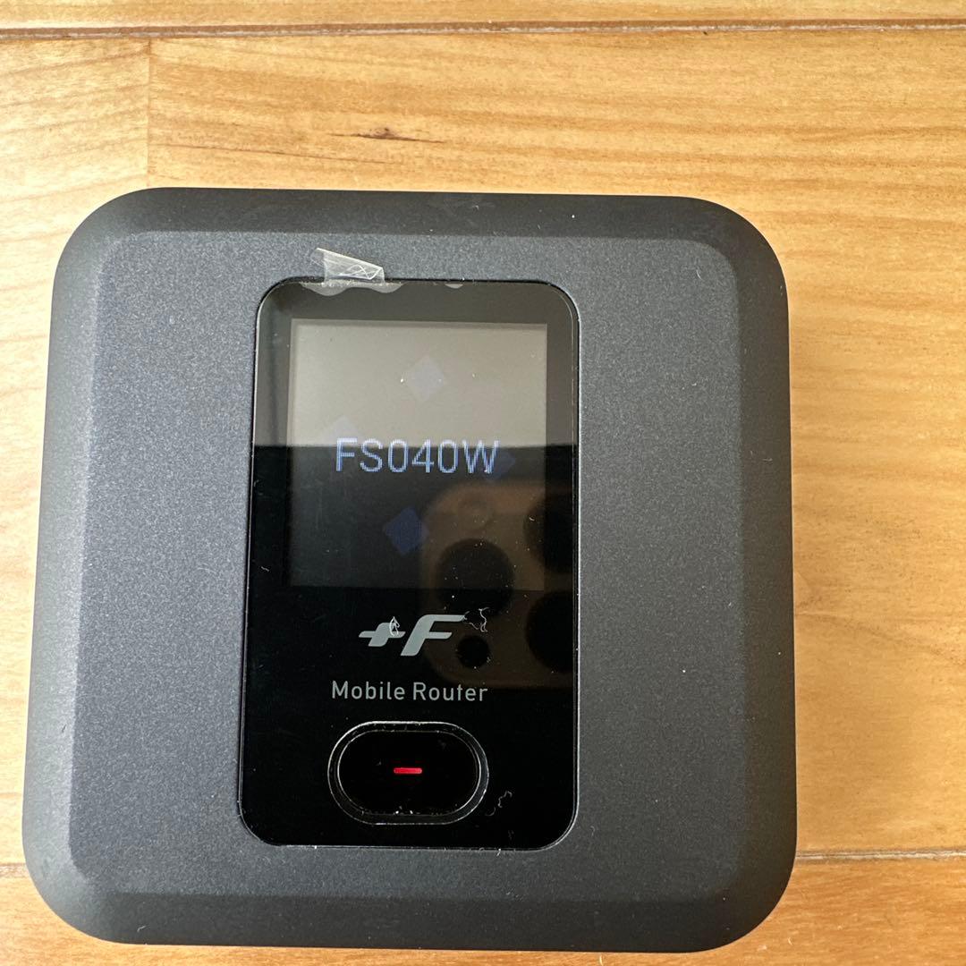Fujisoft モバイルルーター　FS040W