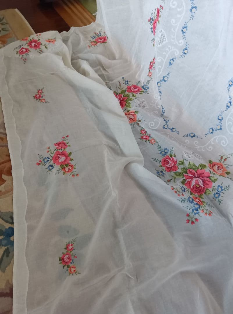 花柄手刺繍大型テーブルクロス