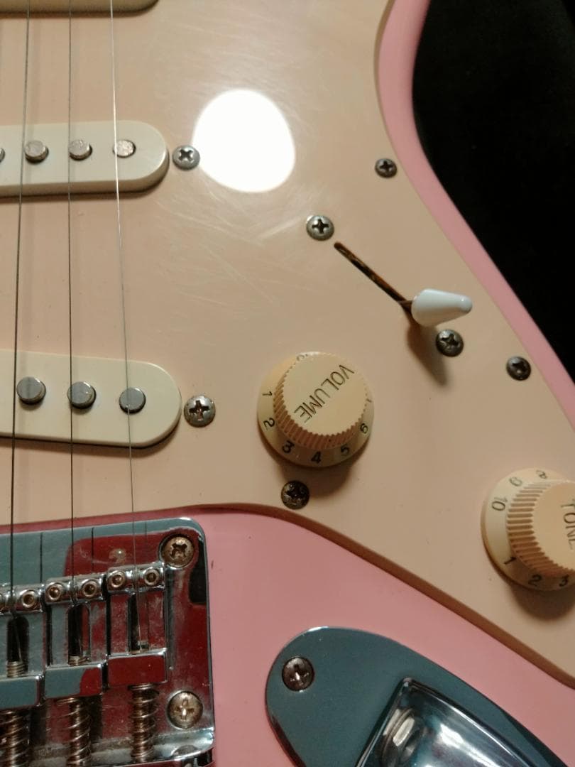 Hello Kitty Squier Fender ストラトミニギター