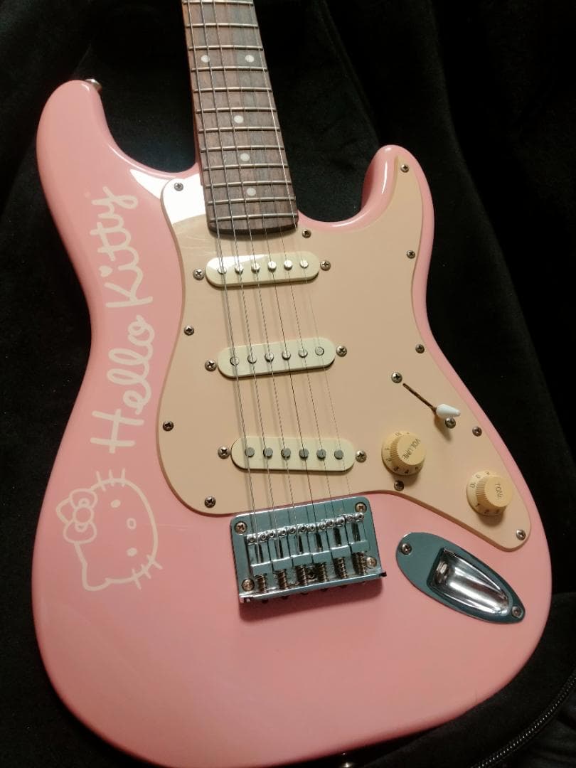 Hello Kitty Squier Fender ストラトミニギター