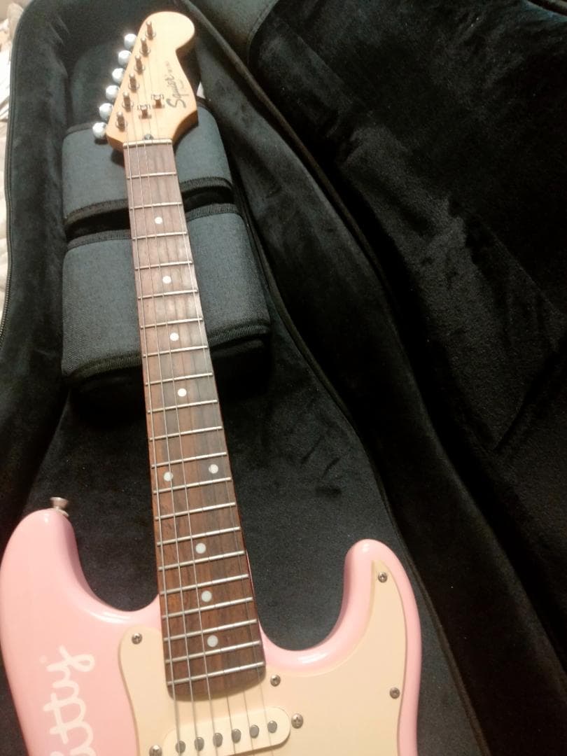 Hello Kitty Squier Fender ストラトミニギター