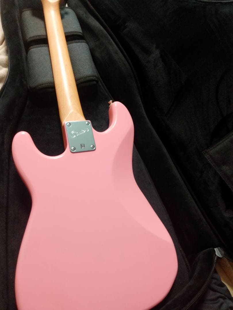 Hello Kitty Squier Fender ストラトミニギター