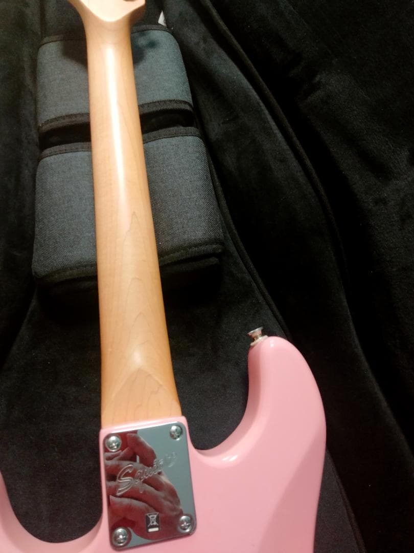 Hello Kitty Squier Fender ストラトミニギター