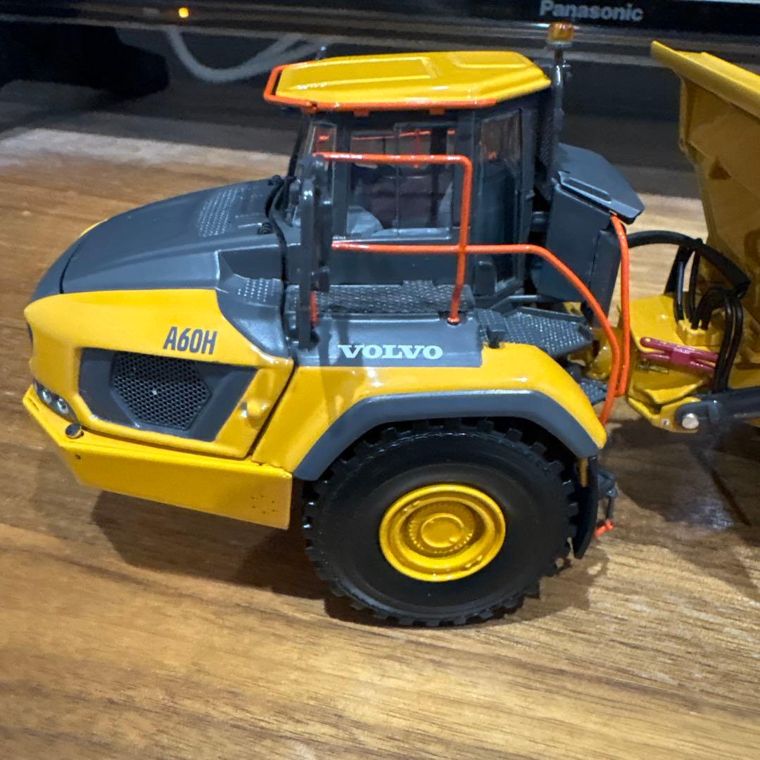 WSI 1/50 VOLVO A60H アーティキュレイテッドダンプ