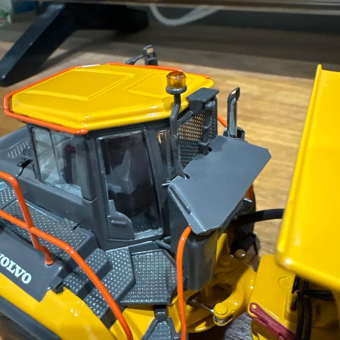 WSI 1/50 VOLVO A60H アーティキュレイテッドダンプ