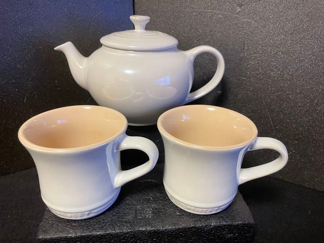 ル・クルーゼ　ティーポット　マグカップ2個　ミニココットハート型2個　トレー付き