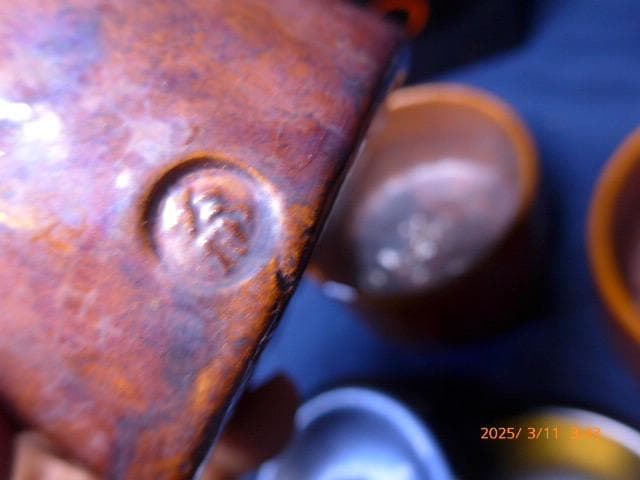 とても粋な三段蓋付き椀入れです。瓢箪の絵が特徴です。