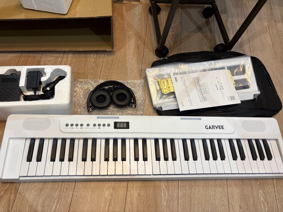 電子ピアノ 折りたたみ 61鍵盤 鍵盤シール付 日本語操作ボタン キーボード