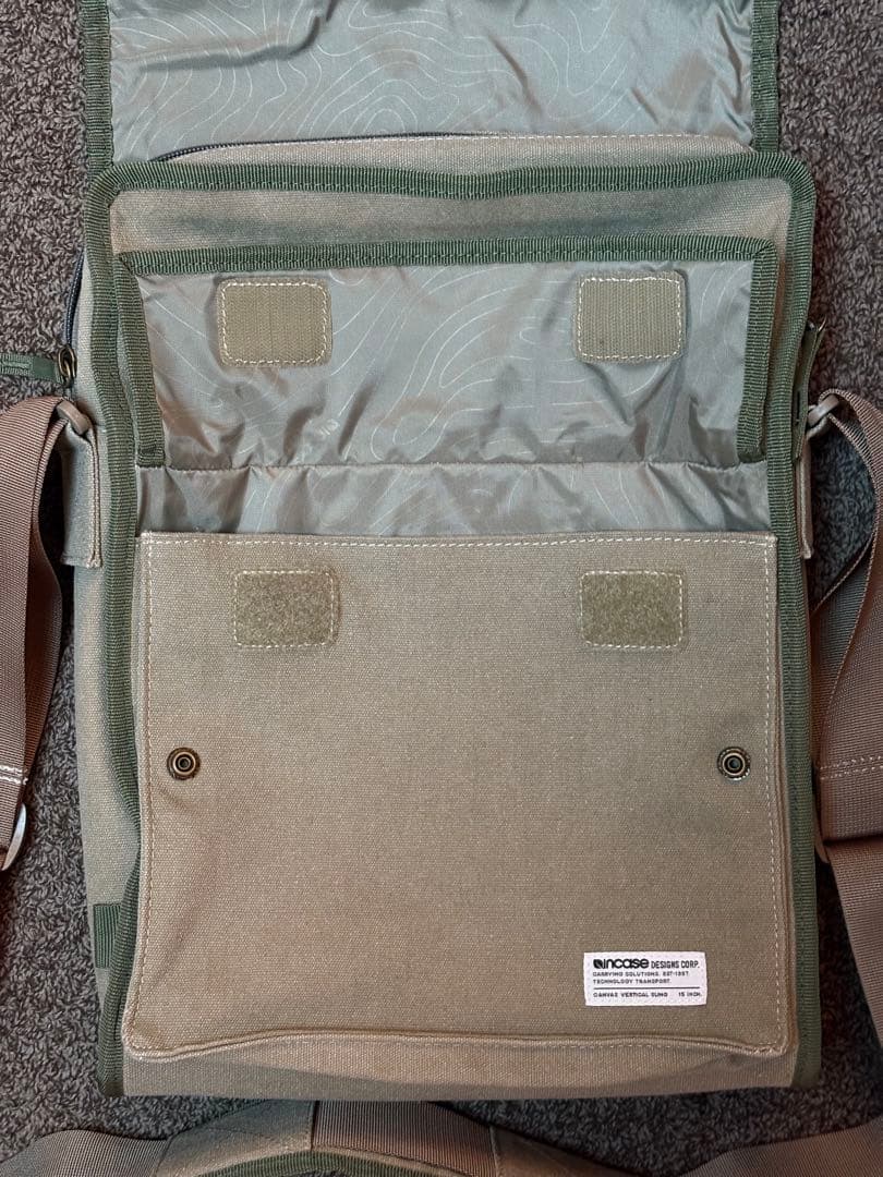 Incase インケース　パソコン用ショルダーバッグ　in case