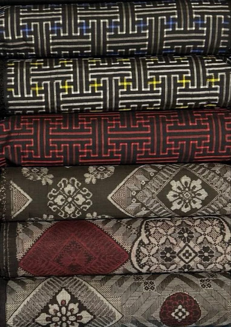 ３７９　古布　大島紬　秋名バラ＆龍郷　豪華版　❤️３６㎝巾Ｘ１m６柄６mを