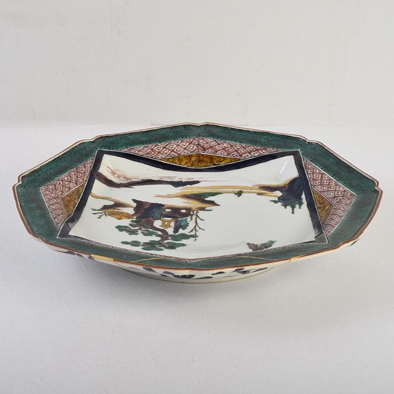 九谷焼　三代三ツ井為吉作　古九谷写　色絵山水文　八角飾皿　共箱　V　R9119B