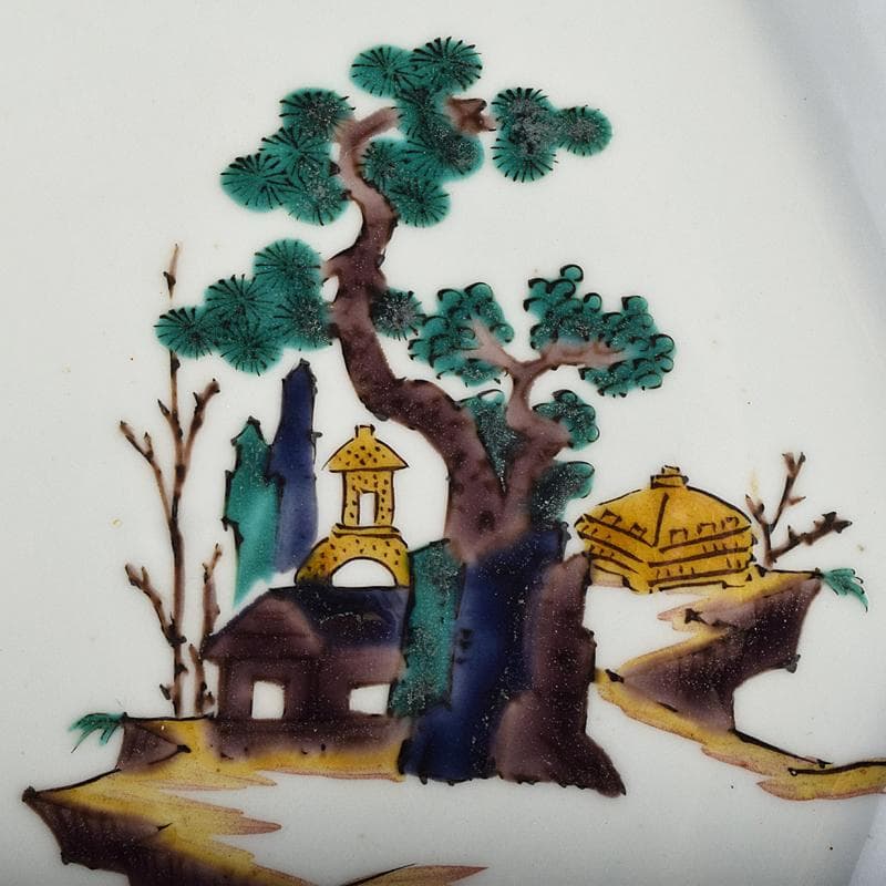 九谷焼　三代三ツ井為吉作　古九谷写　色絵山水文　八角飾皿　共箱　V　R9119B