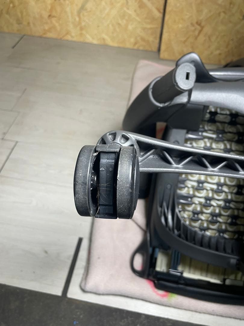 ハーマンミラー エンボディチェア