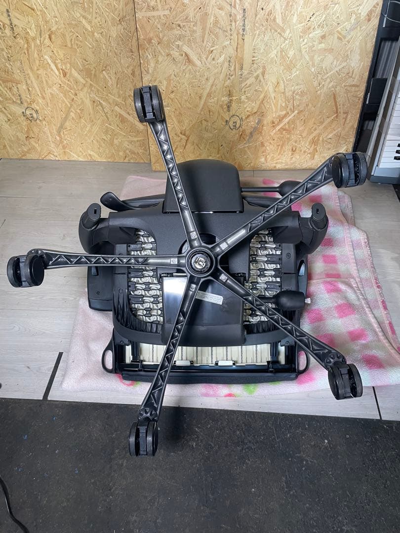 ハーマンミラー エンボディチェア