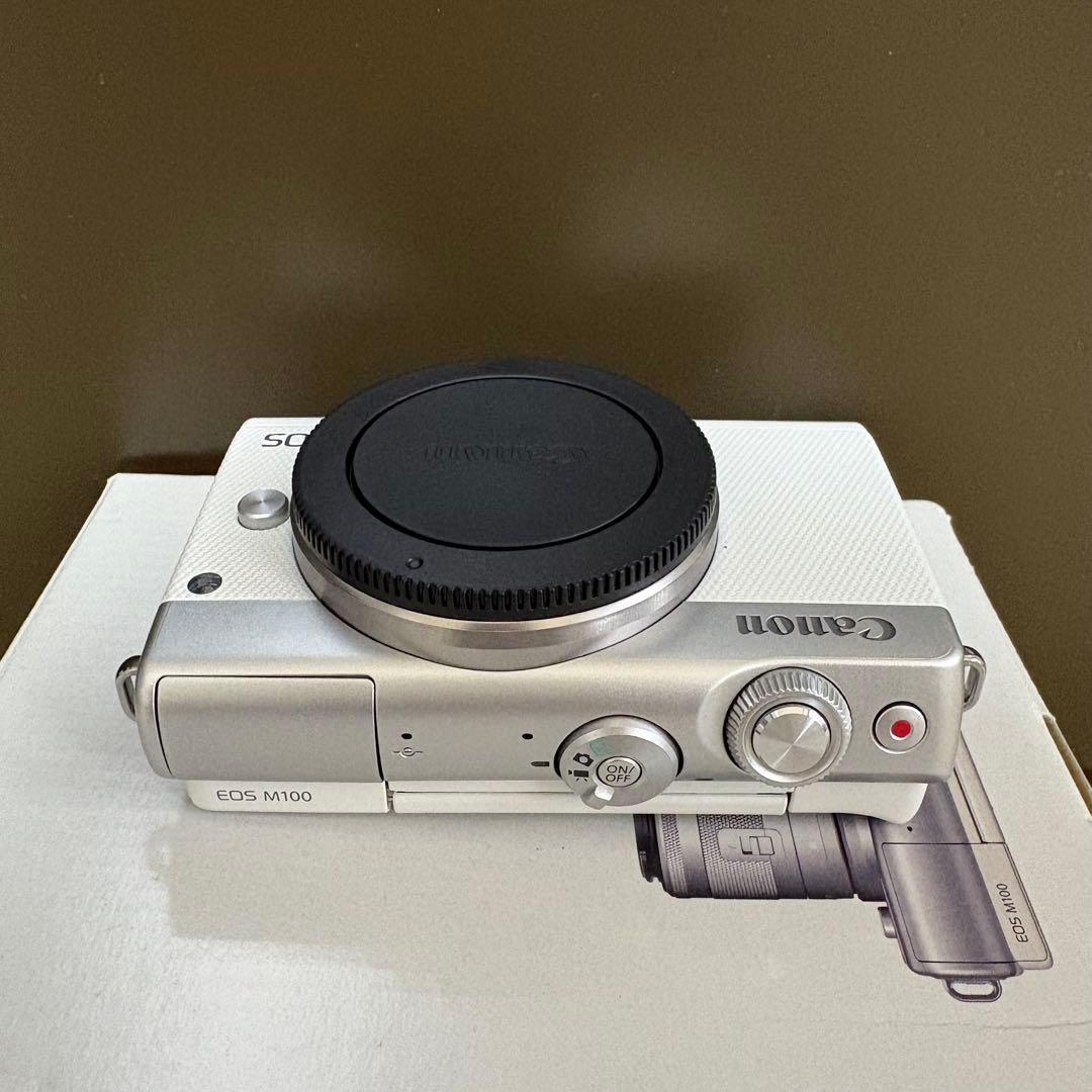 Canon EOS M100 シルバー レンズ2本付き