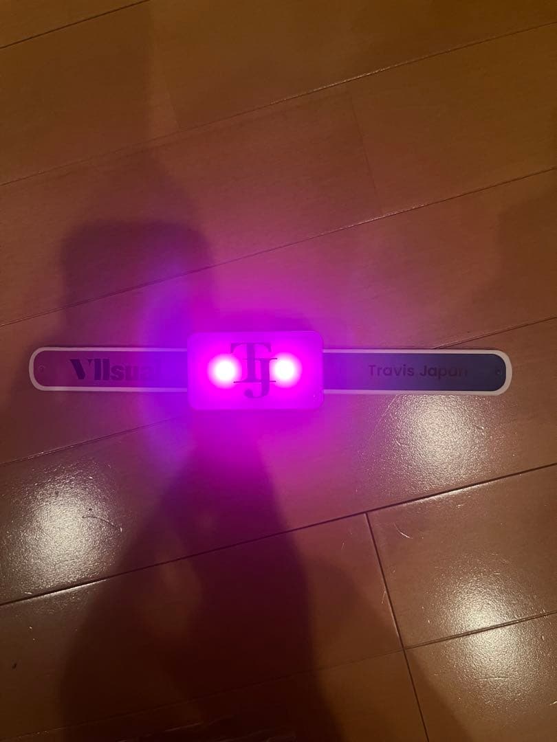 最終値下げTravisJapan VIIsual ライトブレスレット