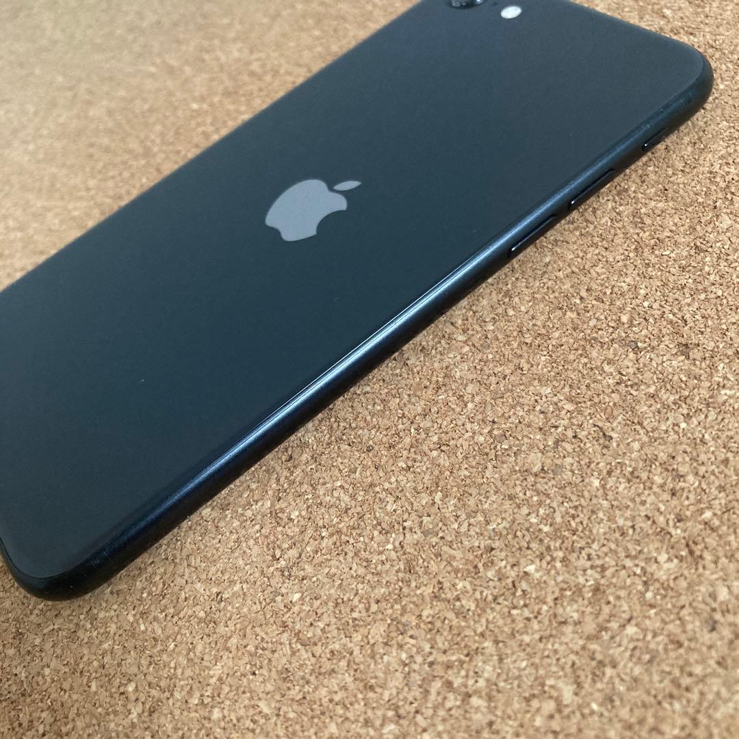 4131【早い者勝ち】電池新品☆iPhoneSE2 64GB SIMフリー☆