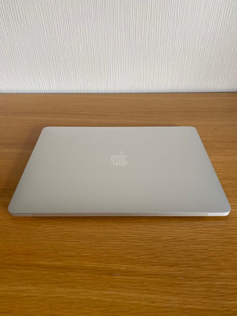 MacBook Pro 2020 本体　ほぼ未使用美品　バッテリー良好