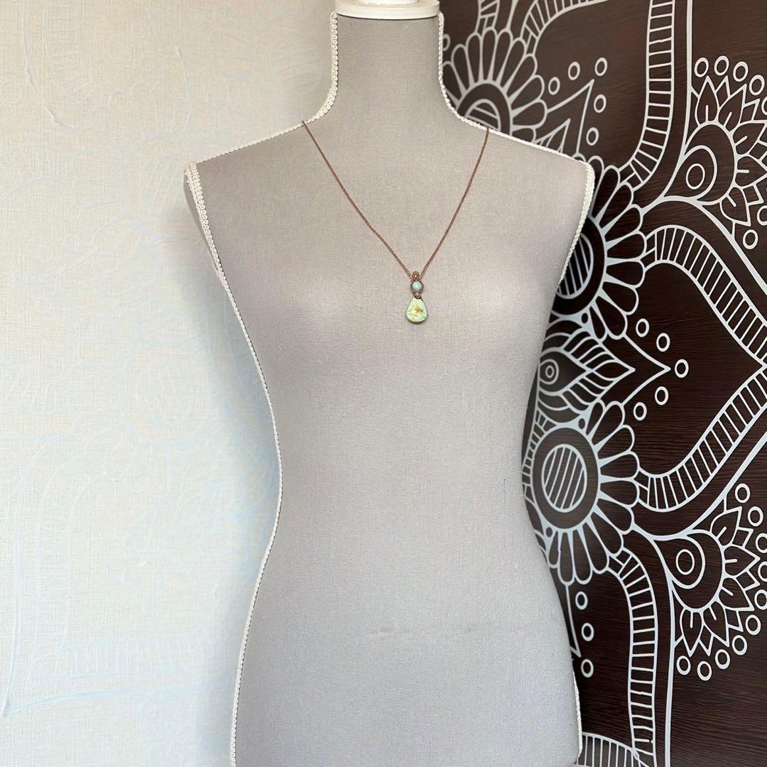 『祈標』スパイダーウェブターコイズとターコイズのマクラメペンダントネックレス