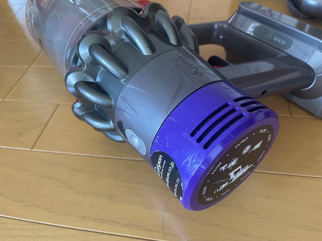 Dyson SV12 コードレス掃除機　CycloneV10 Fluffy