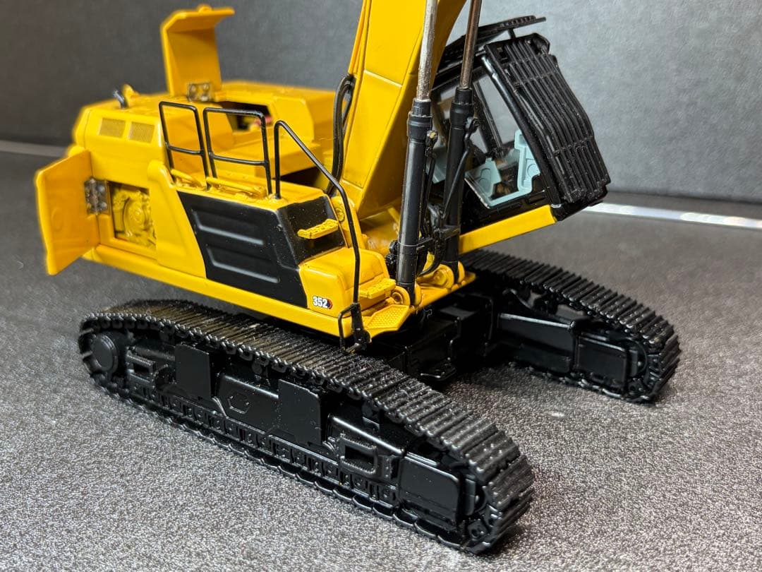 1/50 CAT 352 高所解体仕様 重機 建機