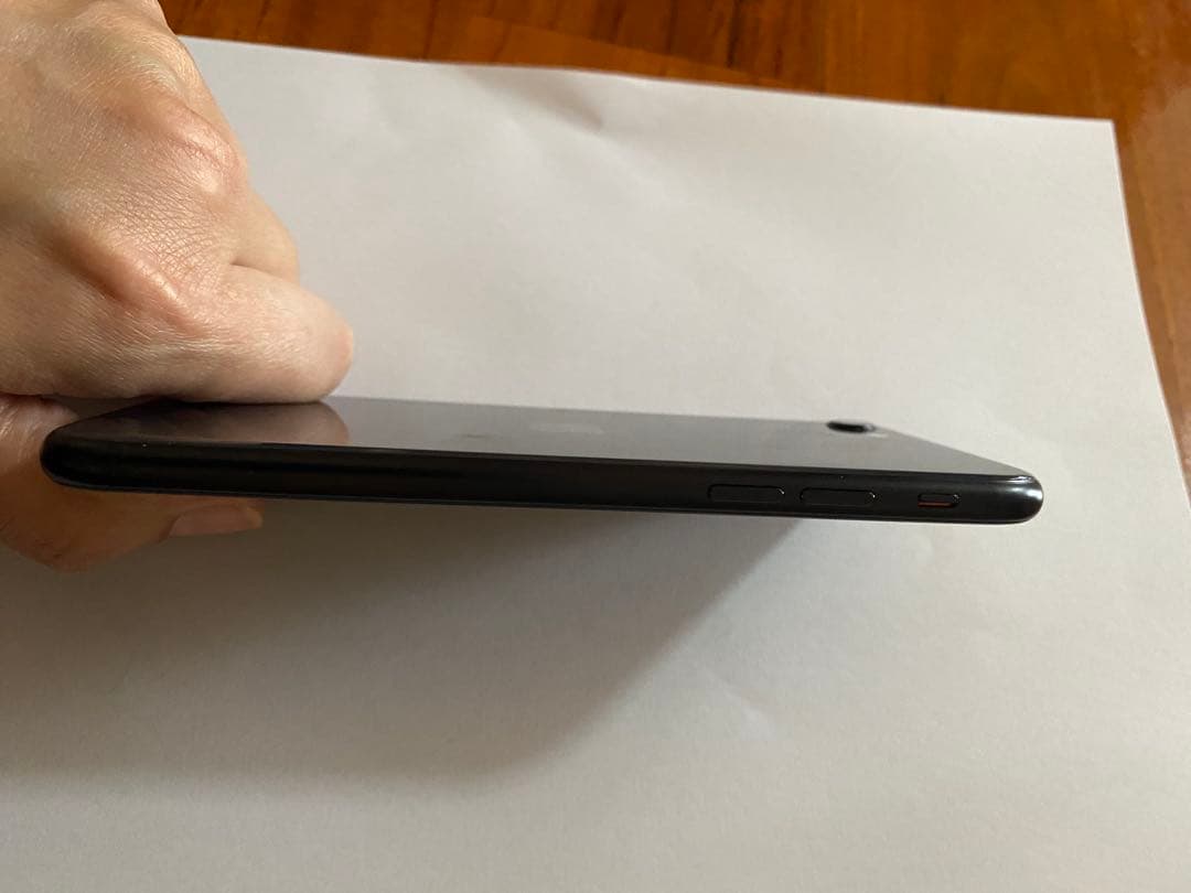 iPhone SE 128GB SIMロック解除済み