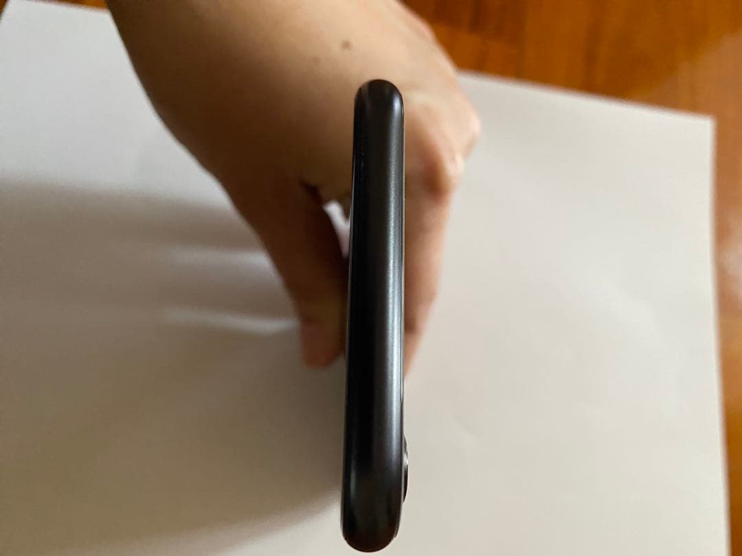 iPhone SE 128GB SIMロック解除済み