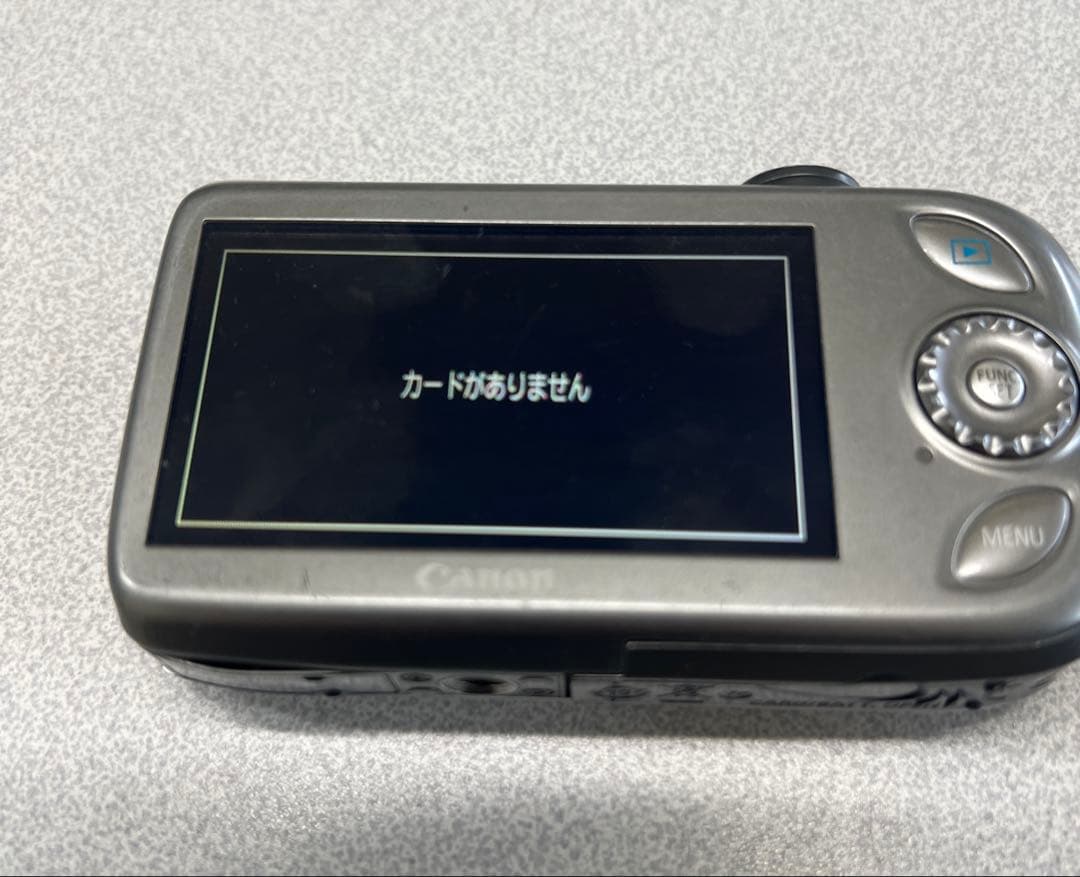 Canon IXY 510 IS デジタルカメラ 本体　充電器　バッテリー