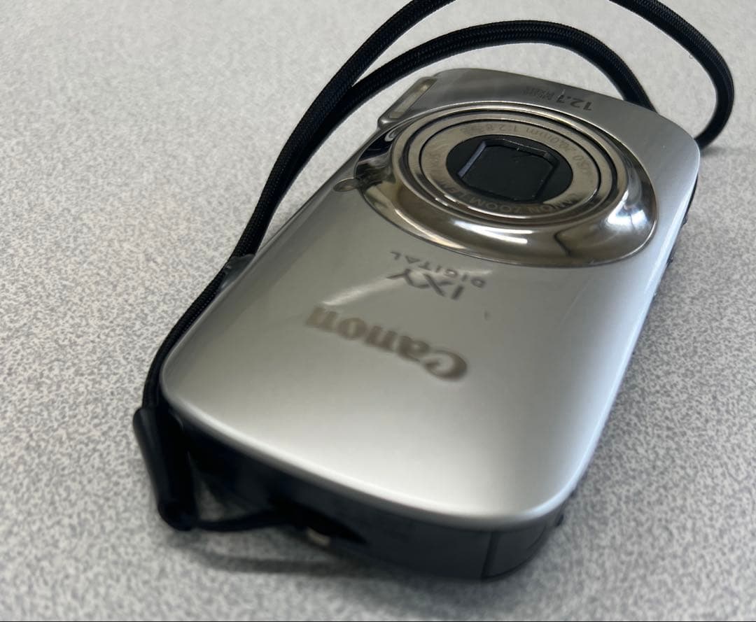 Canon IXY 510 IS デジタルカメラ 本体　充電器　バッテリー