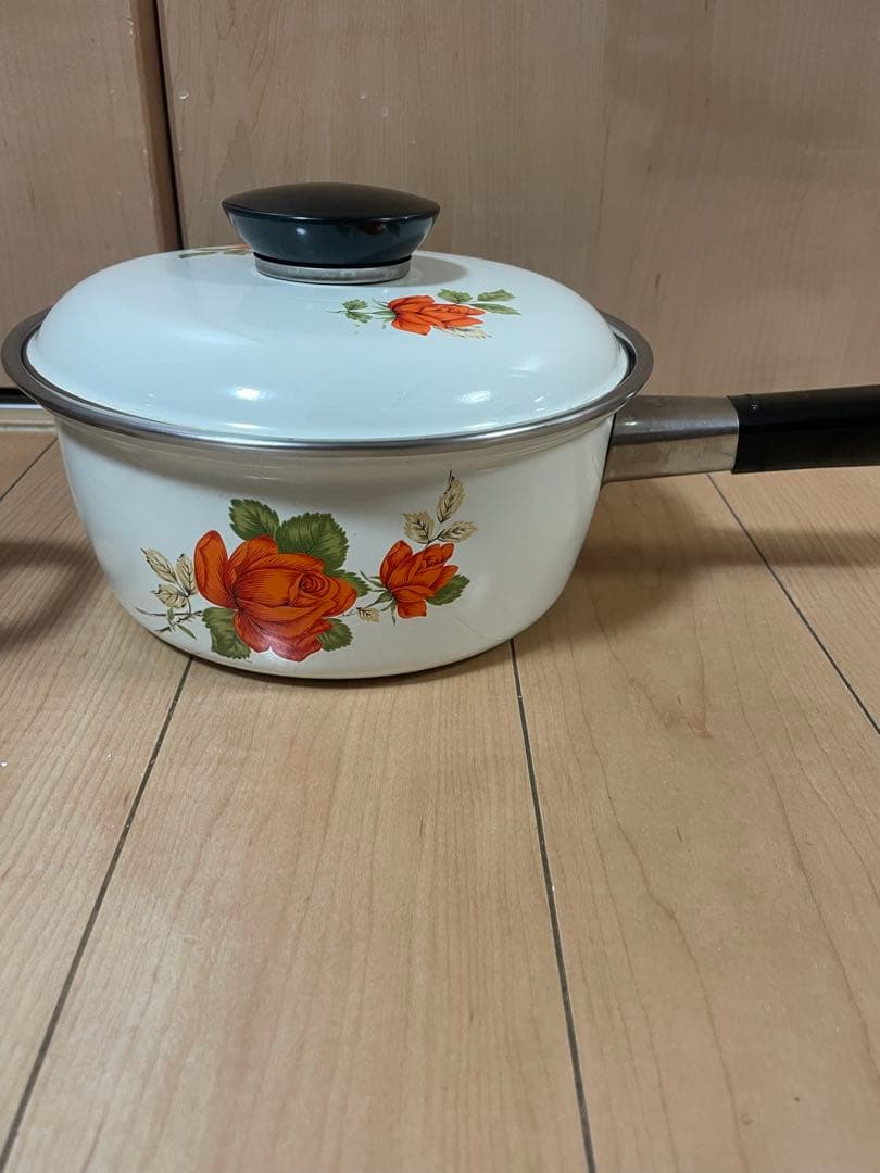 昭和レトロポップ 花柄ホーロー鍋 2点セット