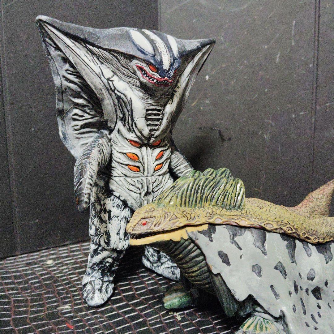 シャーク尊ウルトラ怪獣旧型ソフビスキューラ.ガゾート