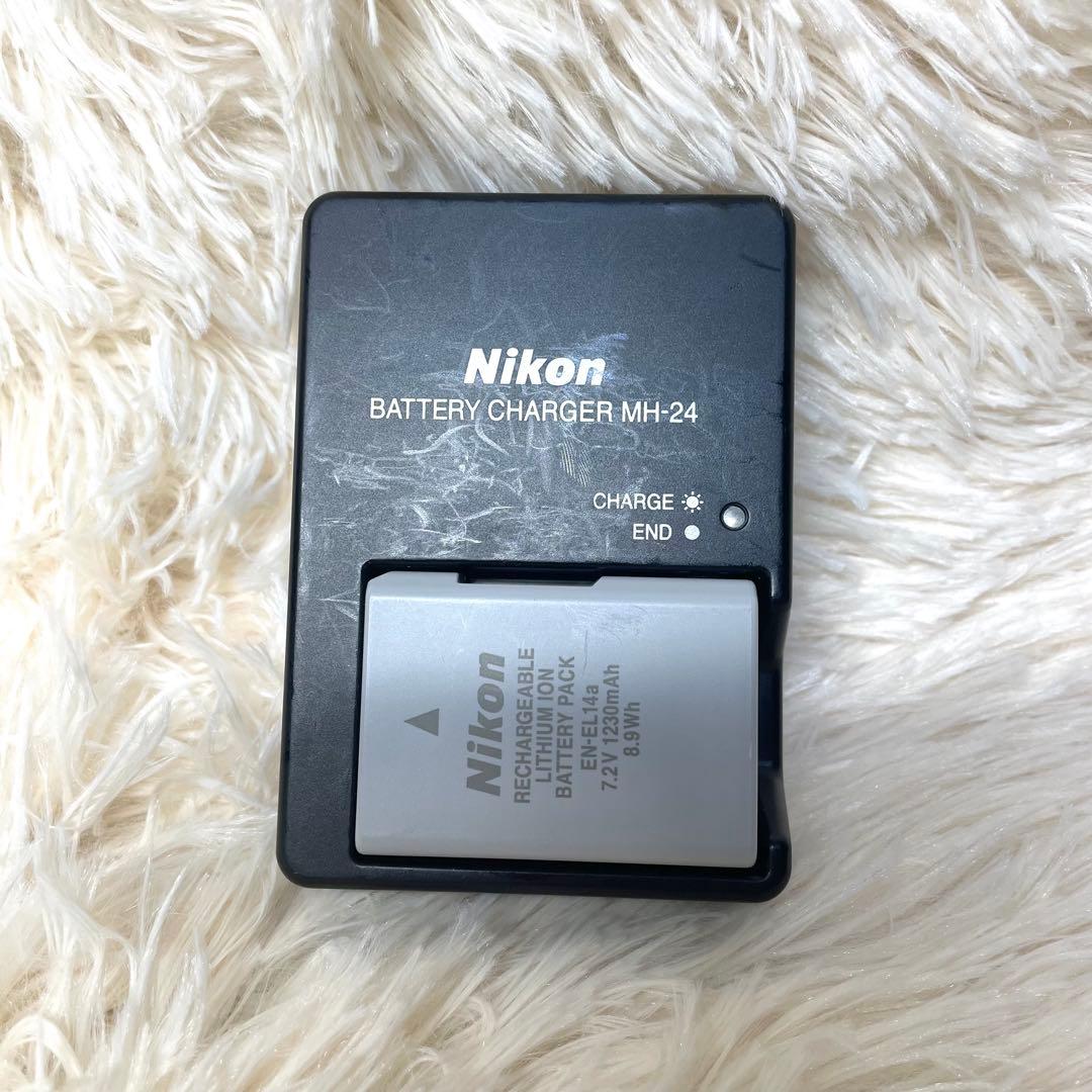 【美品】Nikon ニコンD5600 ダブルズームキット 一眼レフ　即購入可能