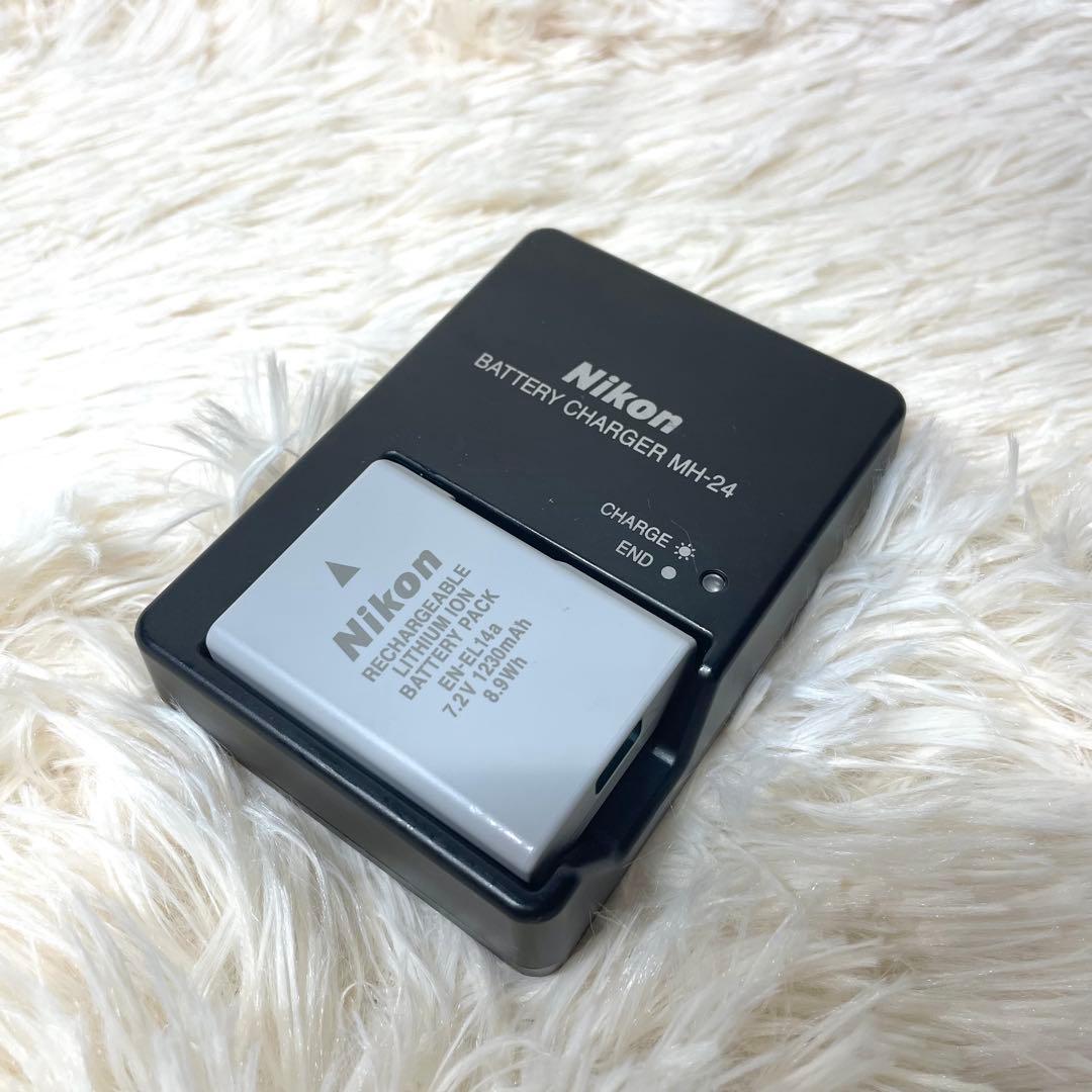 【美品】Nikon ニコンD5600 ダブルズームキット 一眼レフ　即購入可能