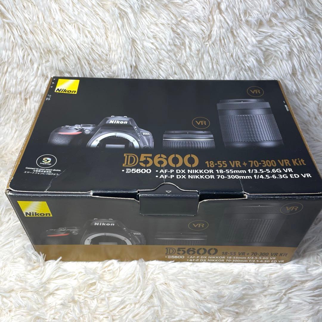 【美品】Nikon ニコンD5600 ダブルズームキット 一眼レフ　即購入可能